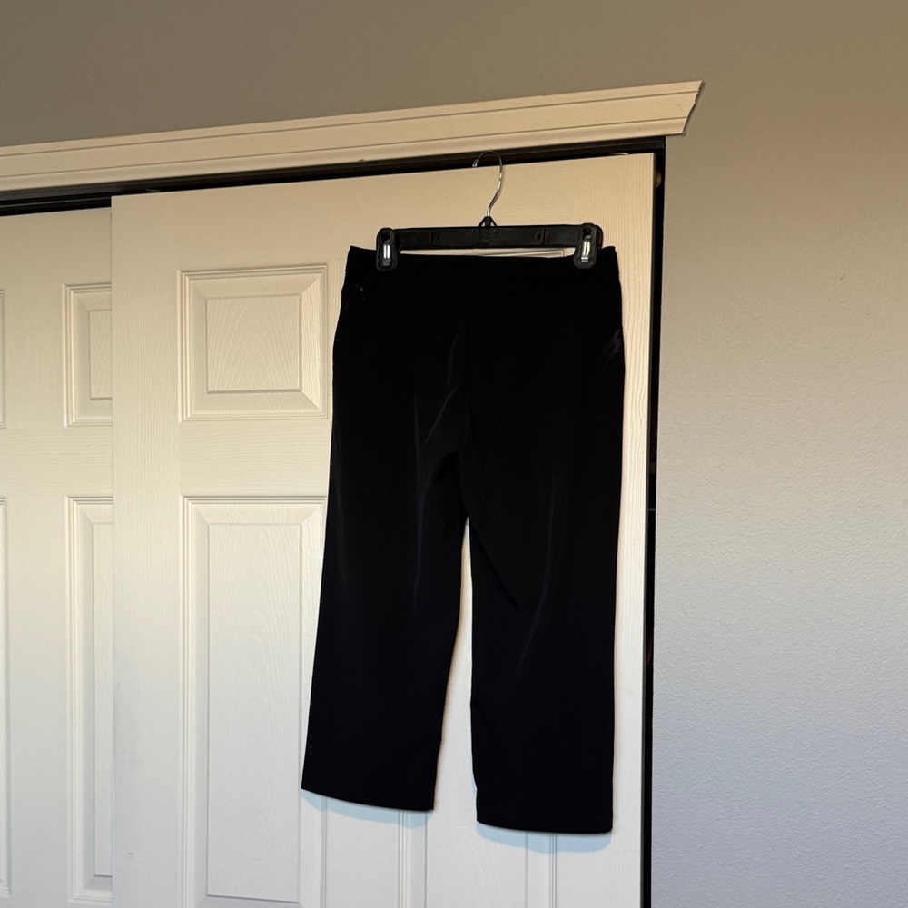 SUGOI Black Cropped Athletic Pants